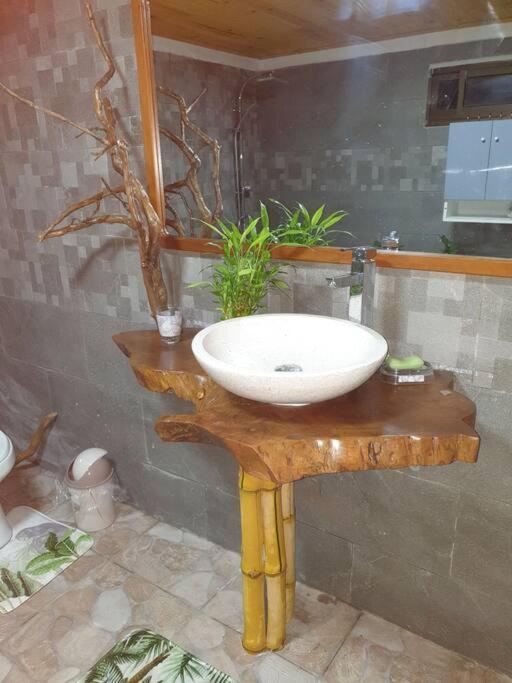 Ohana Location Ravissant Appart Spacieux Parking Gratuit A Uturoa Apartamento Exterior foto